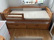 Grajewo ogłoszenia: Sprzedam łóżko podwójne ze skrzyniami drewniane stabilne stan bdb - zdjęcie