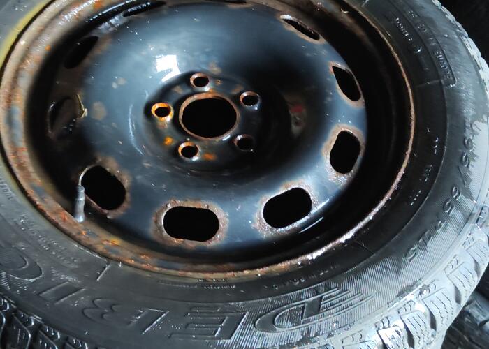 Grajewo ogłoszenia: Sprzedam opony zimowe marki Dębica 195/65 R 15 wraz z felgami...
