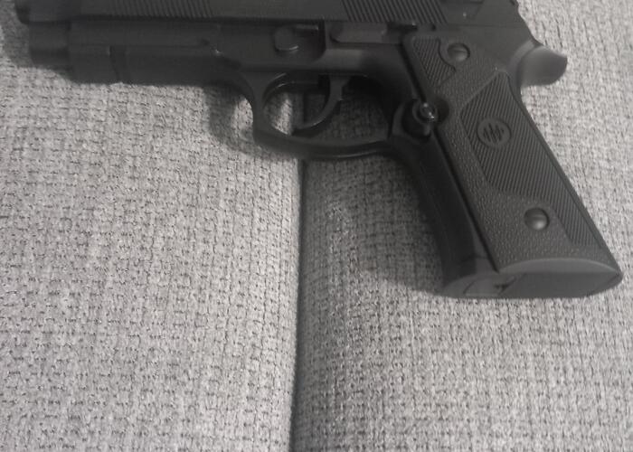 Grajewo ogłoszenia: Sprzedam nowa wiatrówkę beretta elite 2 150 zl oraz rewolwer...