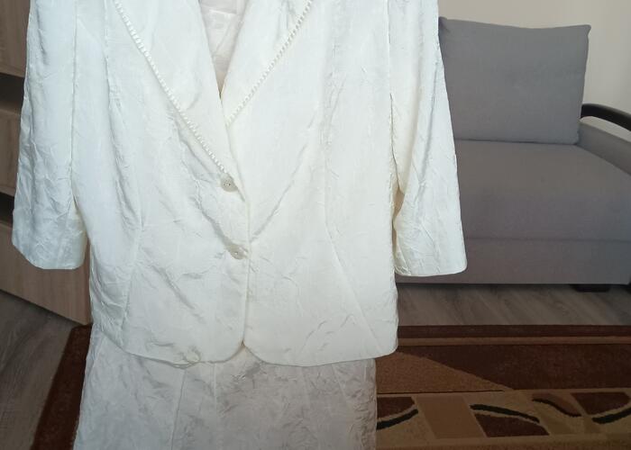 Grajewo ogłoszenia: Sprzedam komplet garsonki rozmiar 50  kolor śmietankowy widoczny...